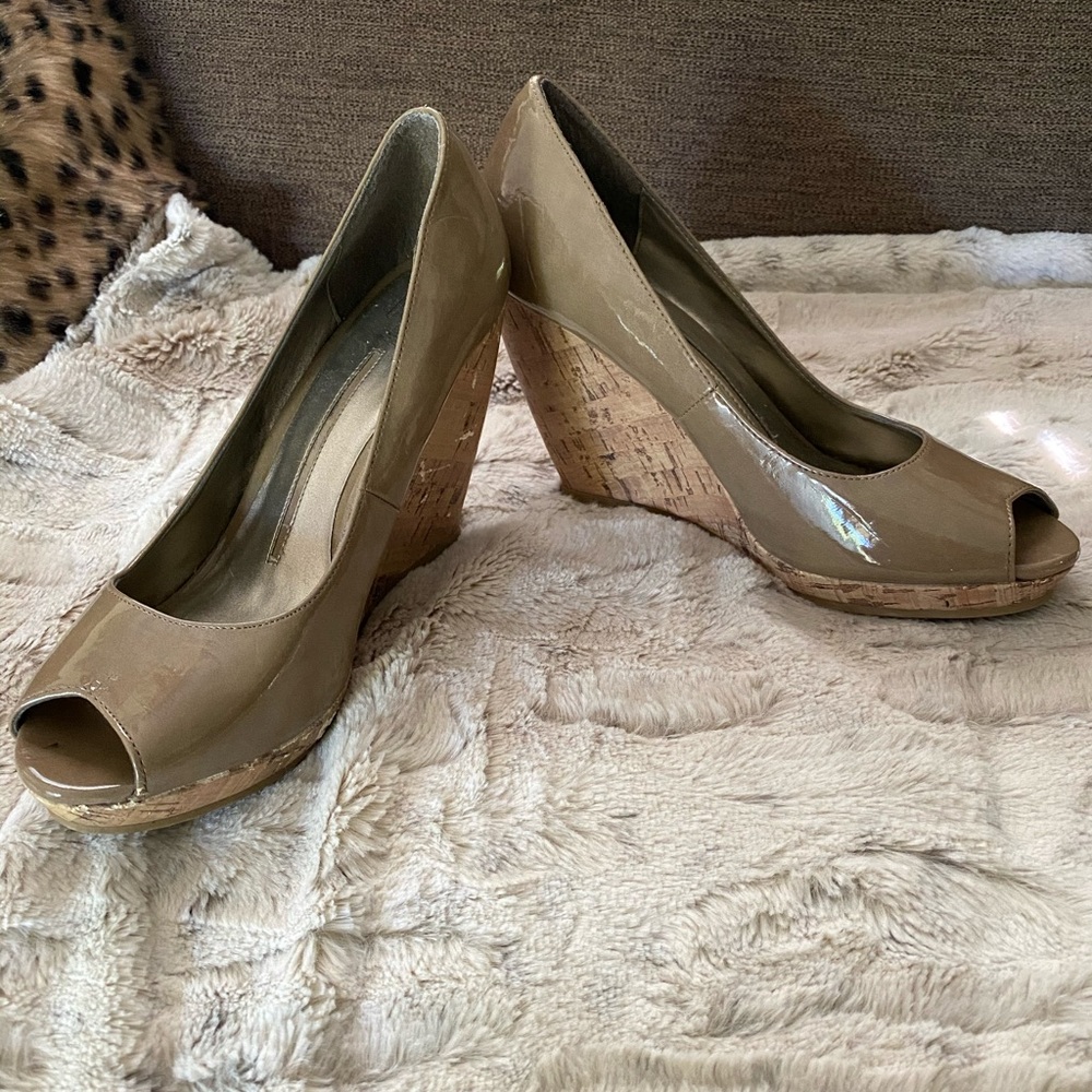 New Direction wedge sandal size 8.5m